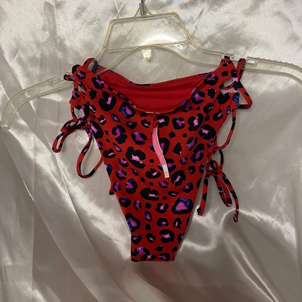 Bikini Set - Picture 2 of 6